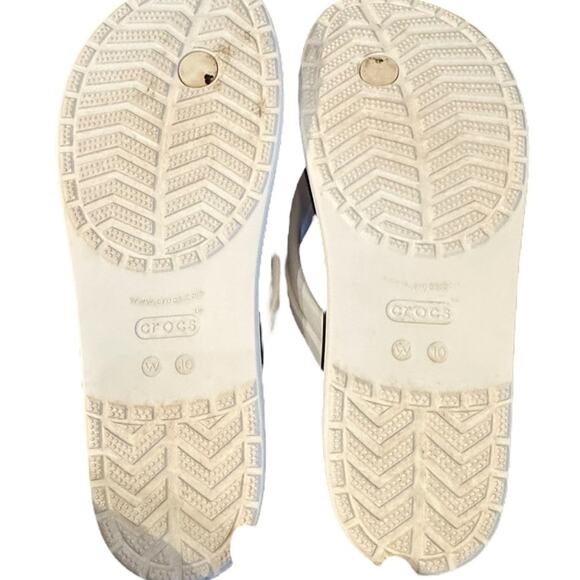 Crocs Women’s Size 10 White Flip Flops - Picture 2 of 7